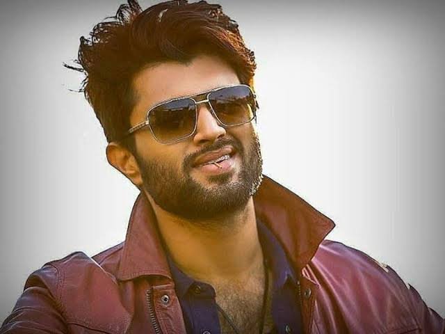 Vicky-Kaushal-Replaced-By-Vijay-Deverakonda-2.jpg