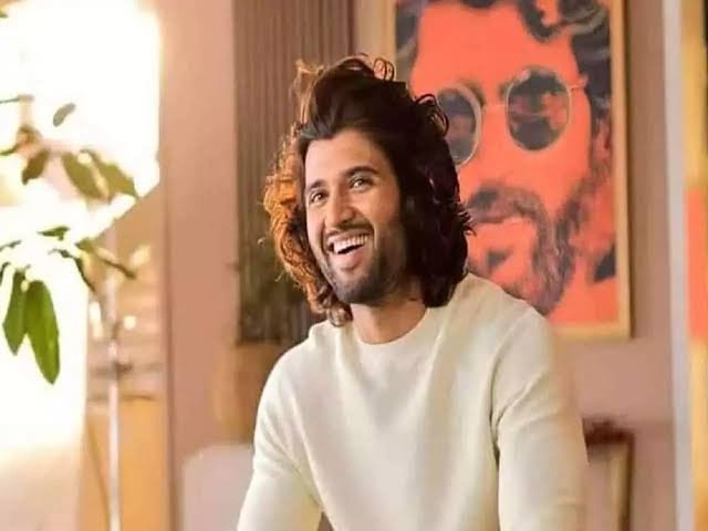 Vicky-Kaushal-Replaced-By-Vijay-Deverakonda-4.jpg