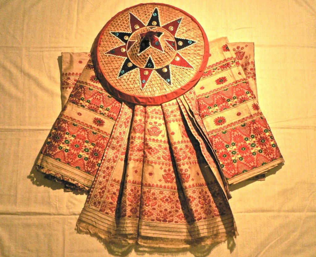 Most-Expensive-Sarees-in-India-21.jpg