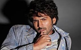 Kartik-Aaryan-Says-He-Has-Become-The-Number-1-Choice-For-The-Filmmakers-3.jpg