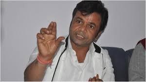Rajpal-Yadav-Allegedly-Lost-Control-&-Hit-A-Student-With-Scooter-During-The-Shoot.jpg