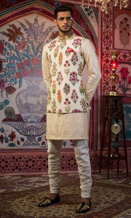 Men-Indian-Outfits-for-Wedding-Guest-6.jpg