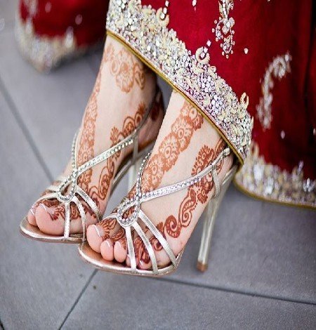 Heels-Vs-Sneakers-5.jpg