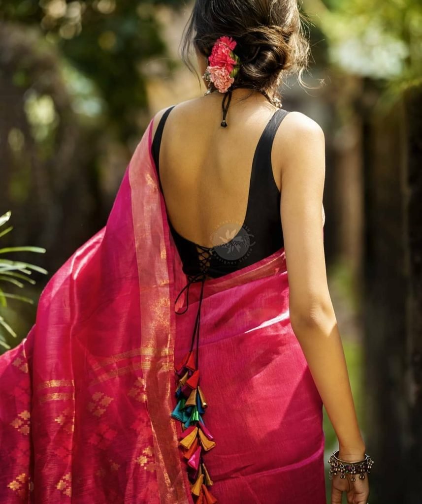 Sleeveless-Blouse-Designs-8.jpg