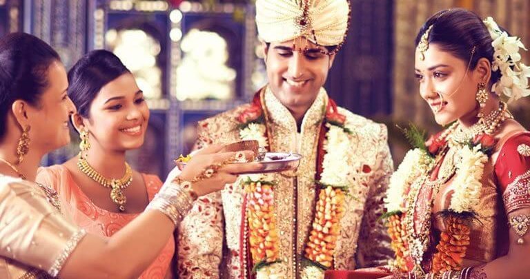 Rituals-In-Sindhi-Wedding-11.jpg