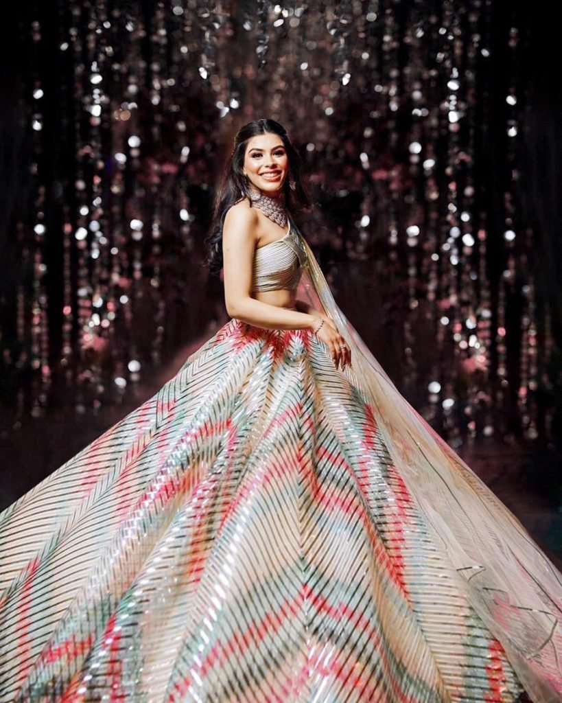 Embroidery-Work-Lehenga-15.jpg