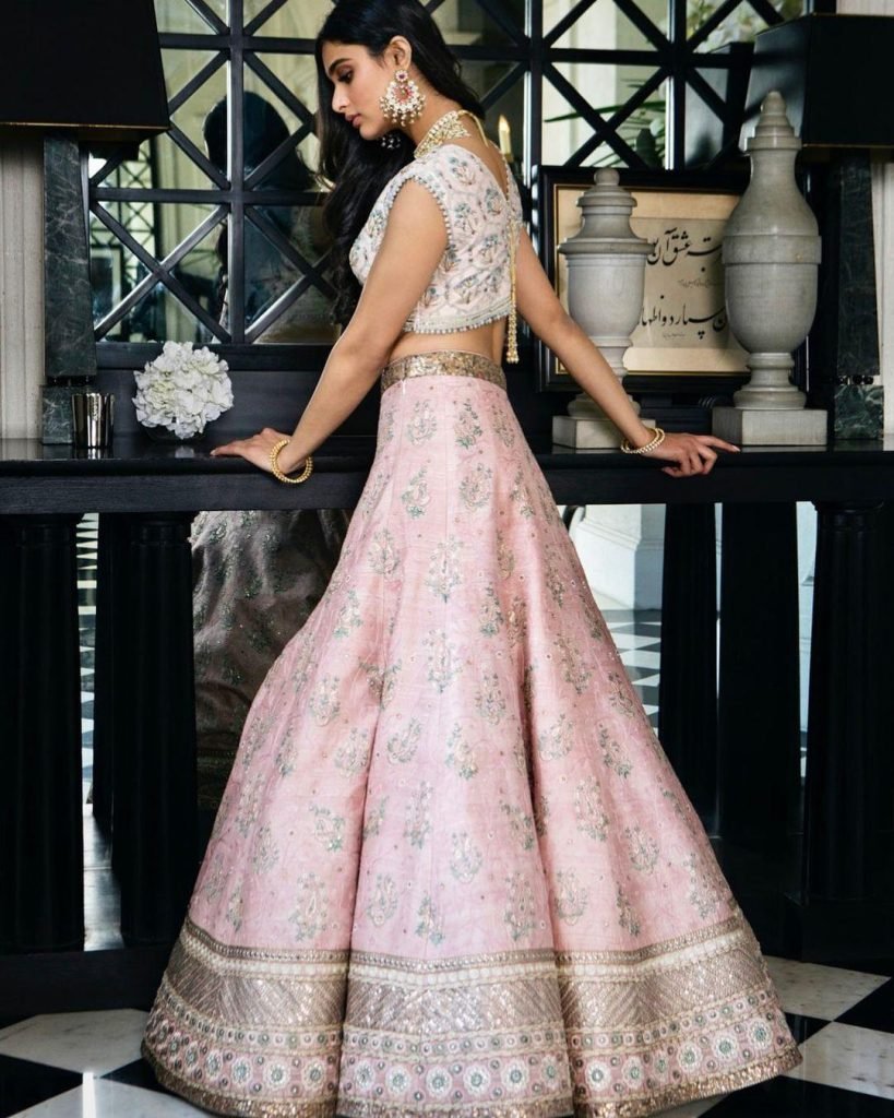 Lehenga-Trends-That-Will-Dominate-2023-12.jpg