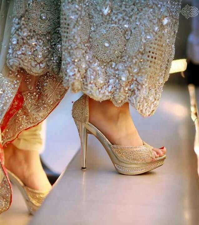 Heels-Vs-Sneakers-3.jpg
