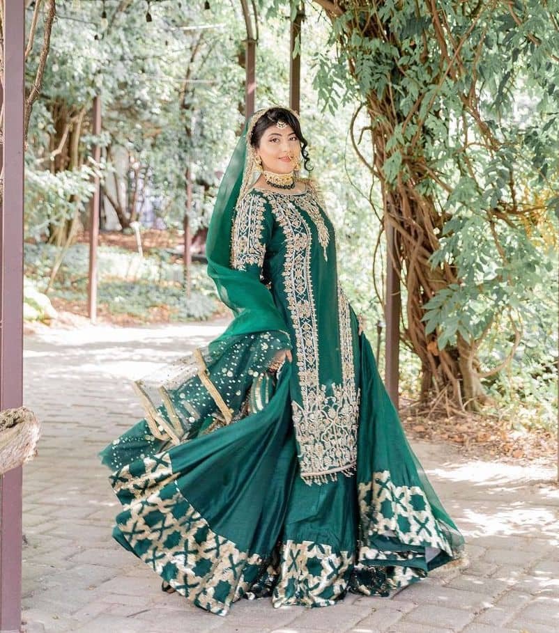 Green-Bridal-Lehengas-9.jpg