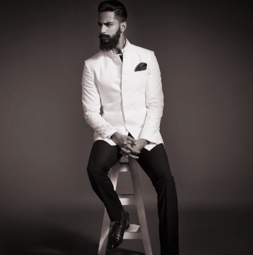 Indo-Western-Dresses-For-Men-3.jpg