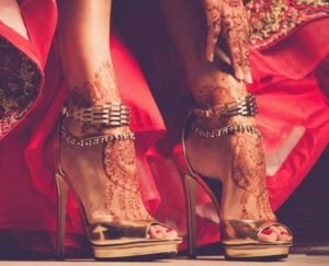 Heels-Vs-Sneakers-6.jpg