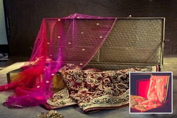 Ways-To-Store-Your-Bridal-Lehenga-9.jpg