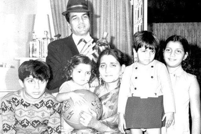 Dharmendra-and-Hema-Malini-love-story-4.jpg