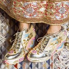 Heels-Vs-Sneakers-12.jpg
