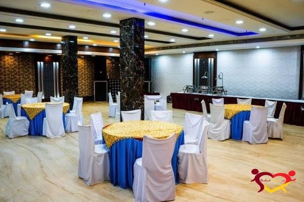 banquet in East Of Kailash 910 2.jpg